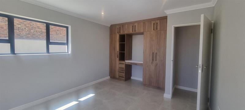 3 Bedroom Property for Sale in Fraaiuitsig Western Cape